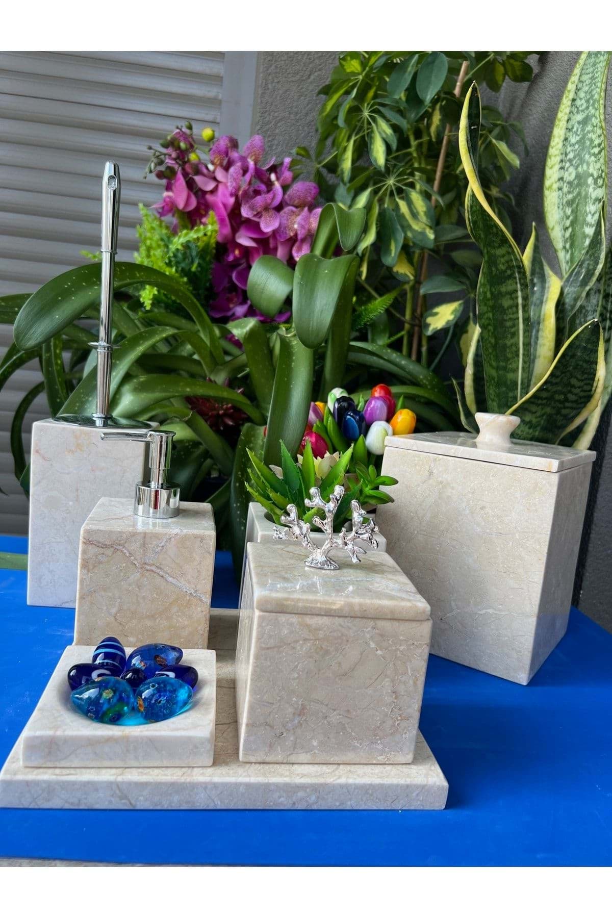 Dekoratif Bej Mermer Gümüş Mercan Detaylı 7 Li Kare Banyo Seti Takımı resmi