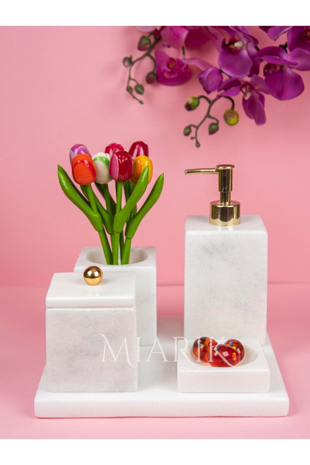 Dekoratif Beyaz Mermer Düz Kare Gold Top Detaylı 5 Li Banyo Seti Takımı resmi