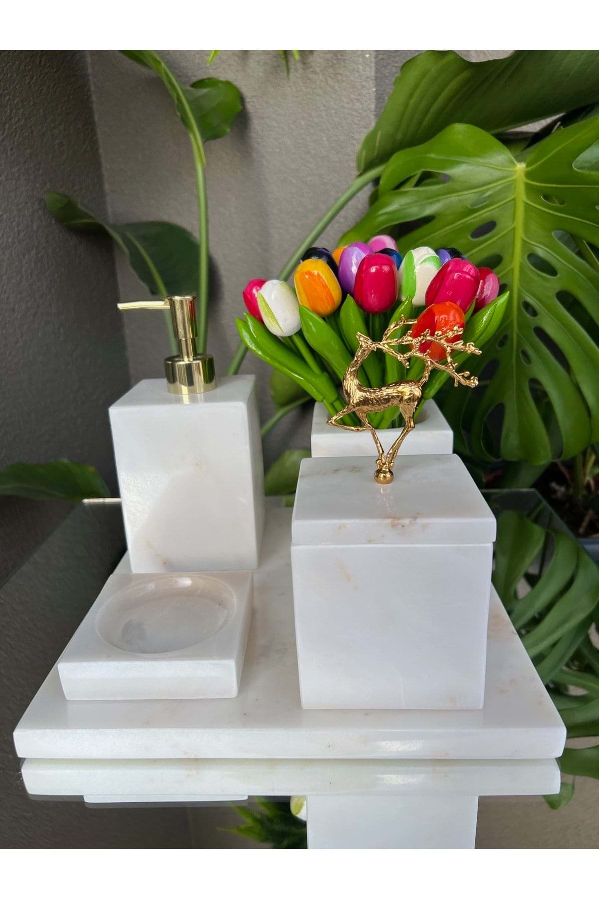 Dekoratif Beyaz Mermer Düz Kare Gold Uçan Geyik Detaylı 5 Li Banyo Seti Takımı resmi