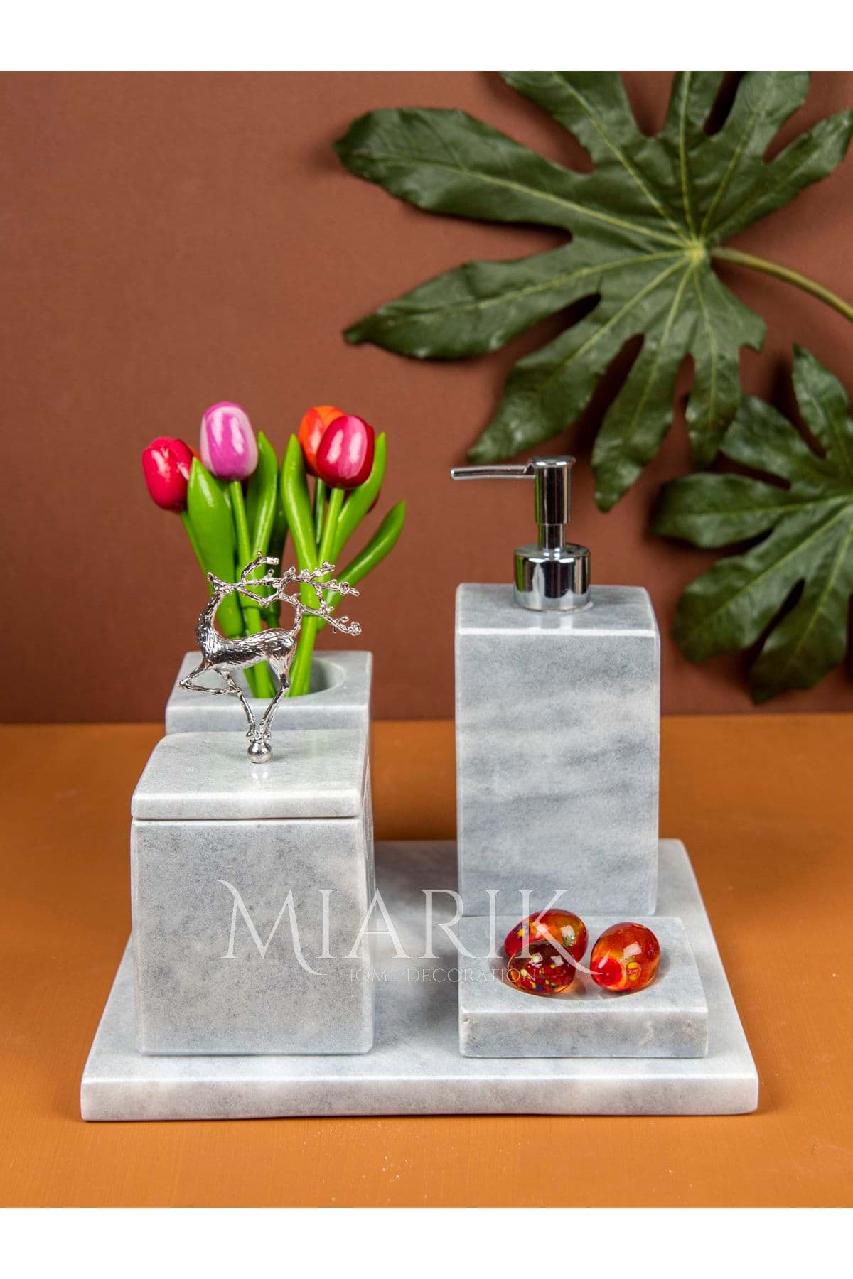 Dekoratif Grı Mermer Düz Kare Gümüş Uçan Geyik Detaylı 5 Li Banyo Seti Takımı resmi