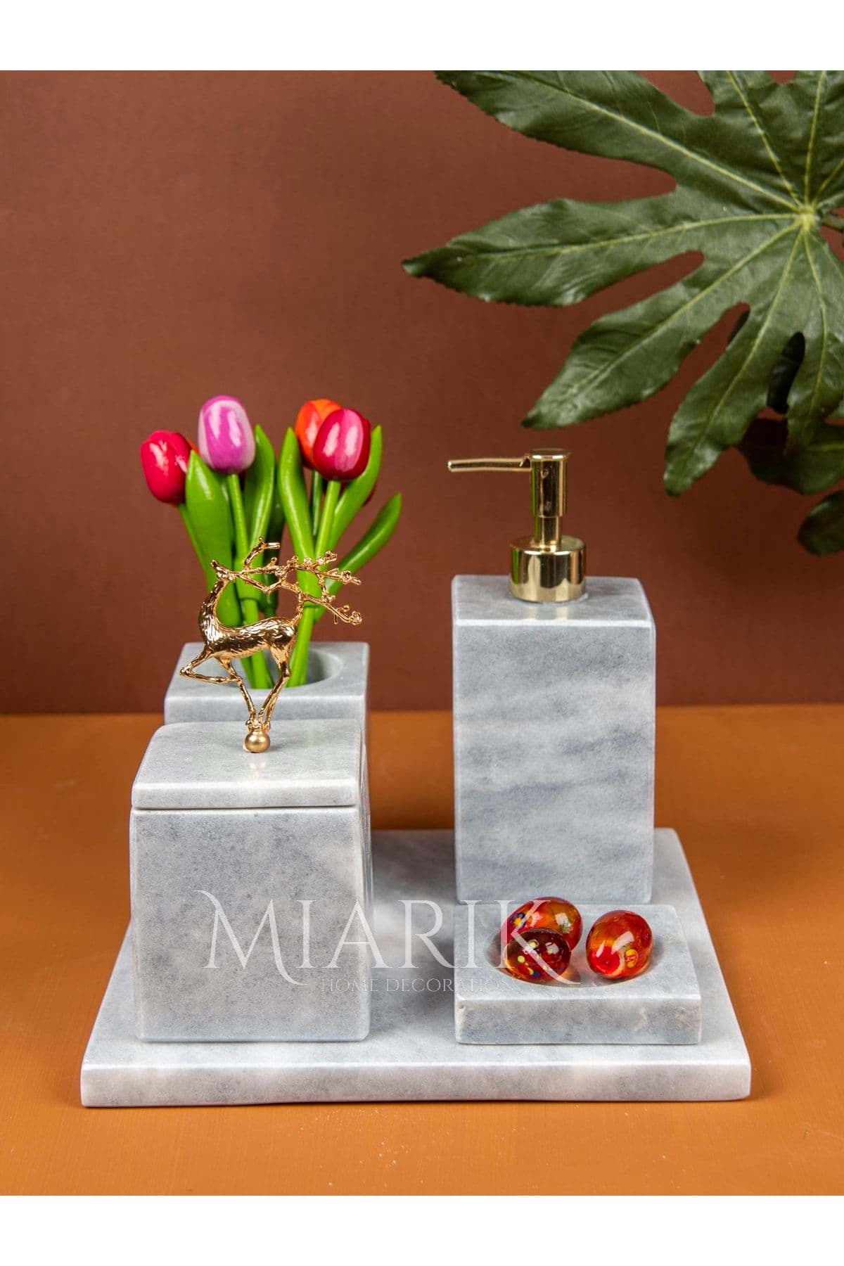 Dekoratif Grı Mermer Düz Kare Gold Uçan Geyik Detaylı 5 Li Banyo Seti Takımı resmi