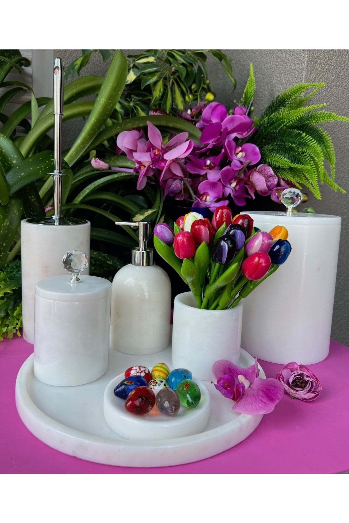 Dekoratif Beyaz Mermer Gumus Kristal Detaylı 7 Li Banyo Seti Takımı resmi