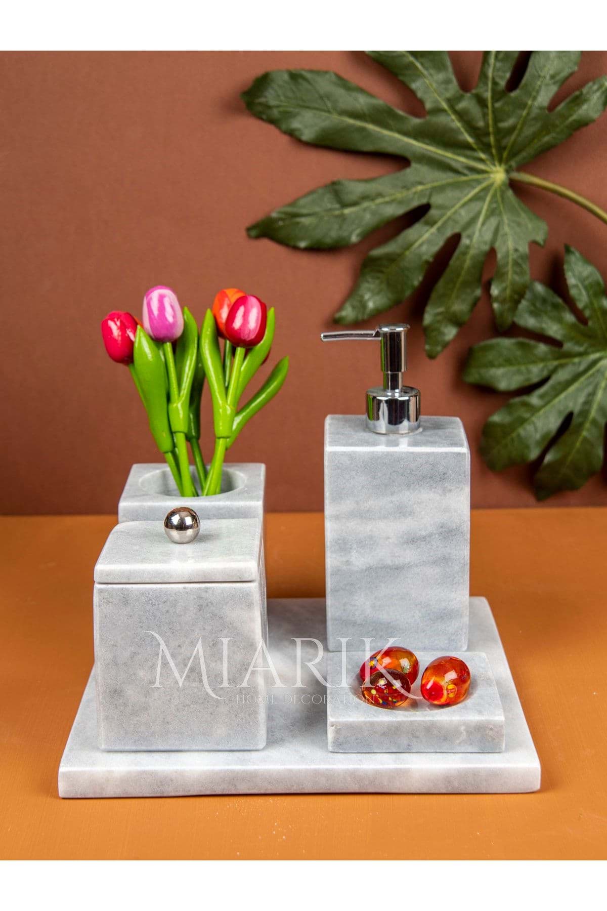 Dekoratif Gri Mermer Düz Kareli Gümüş Detaylı 5 Li Banyo Seti Takımı resmi