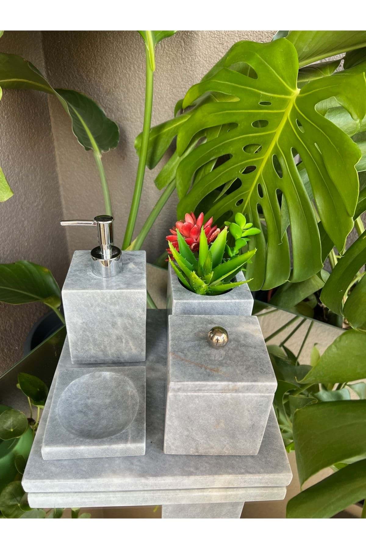 Dekoratif Gri Mermer Düz Kareli Gümüş Detaylı 5 Li Banyo Seti Takımı resmi