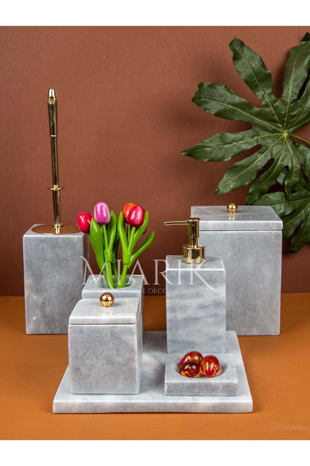 Dekoratif Gri Mermer Düz Kare Gold Detaylı 7'li Banyo Seti Takımı resmi