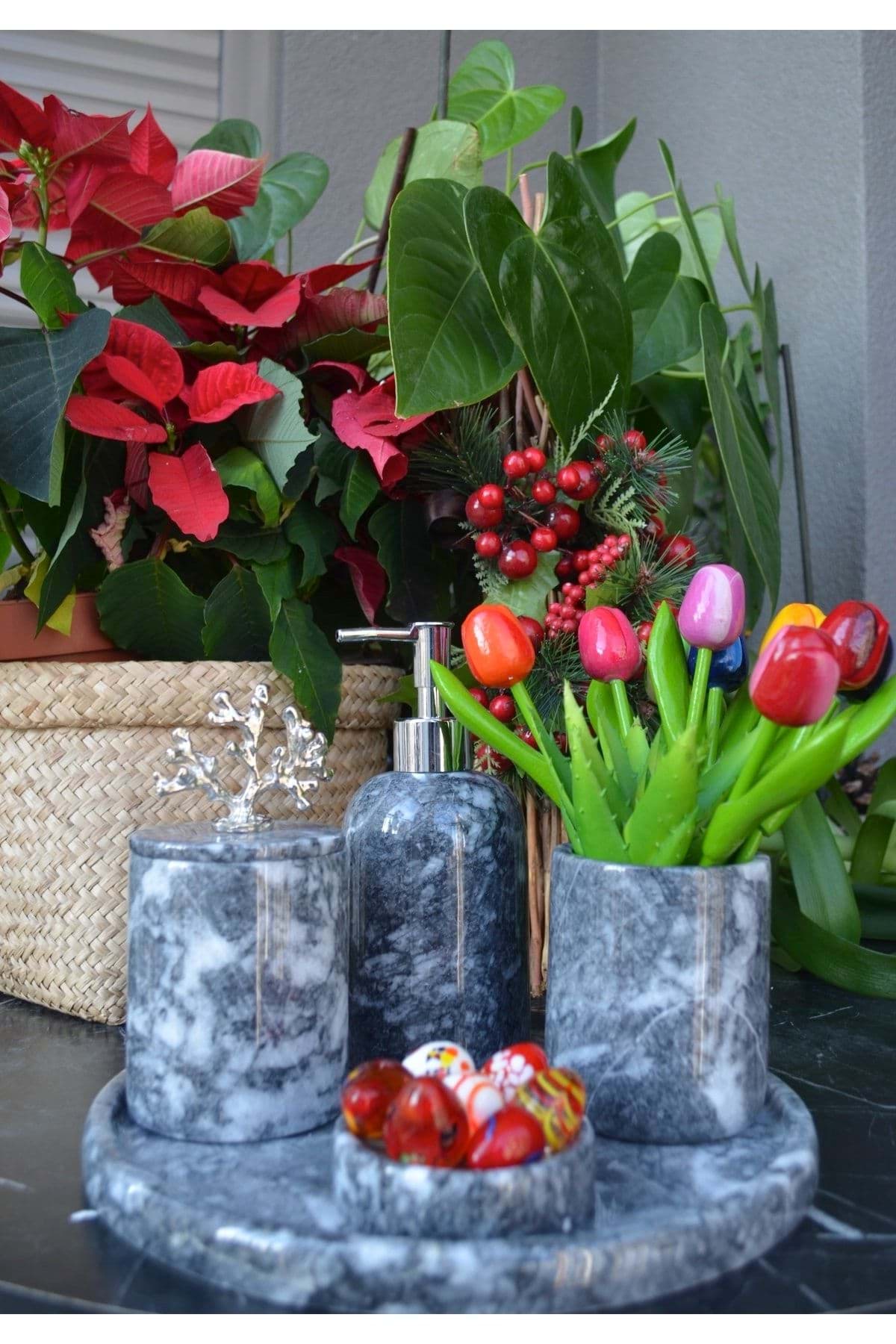 Dekoratif Koyu Grı Mermer Gümüş Mercan Detaylı 5 Li Banyo Seti Takımı resmi