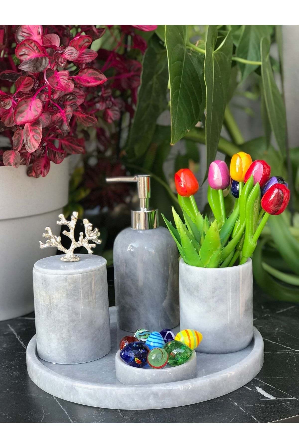 Dekoratif Gri Mermer Gümüş Mercan Detaylı 5 Li Banyo Seti Takımı resmi