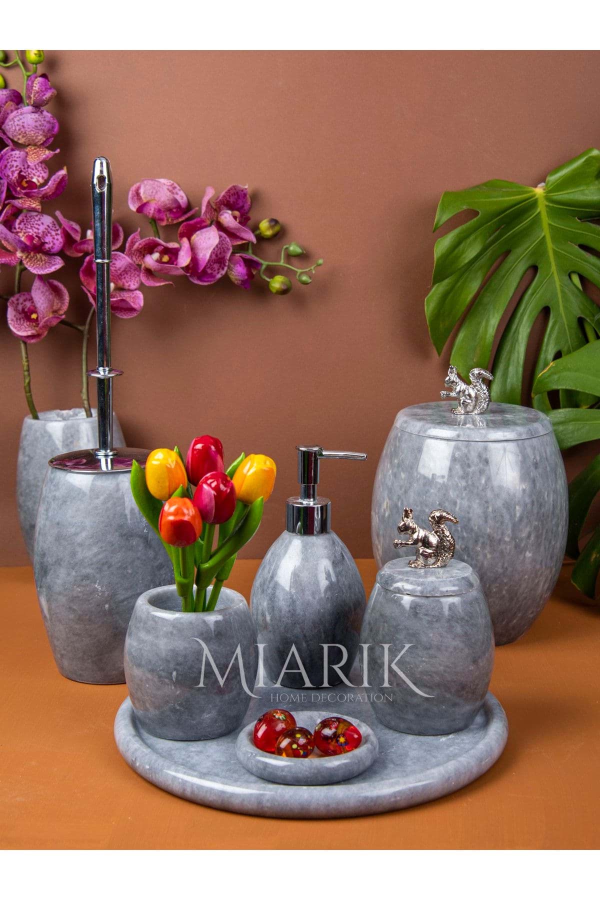 Dekoratif Gri Mermer Banyo Seti Takımı 7 Li Gümüş Sincap Detaylı Tasarım Set resmi