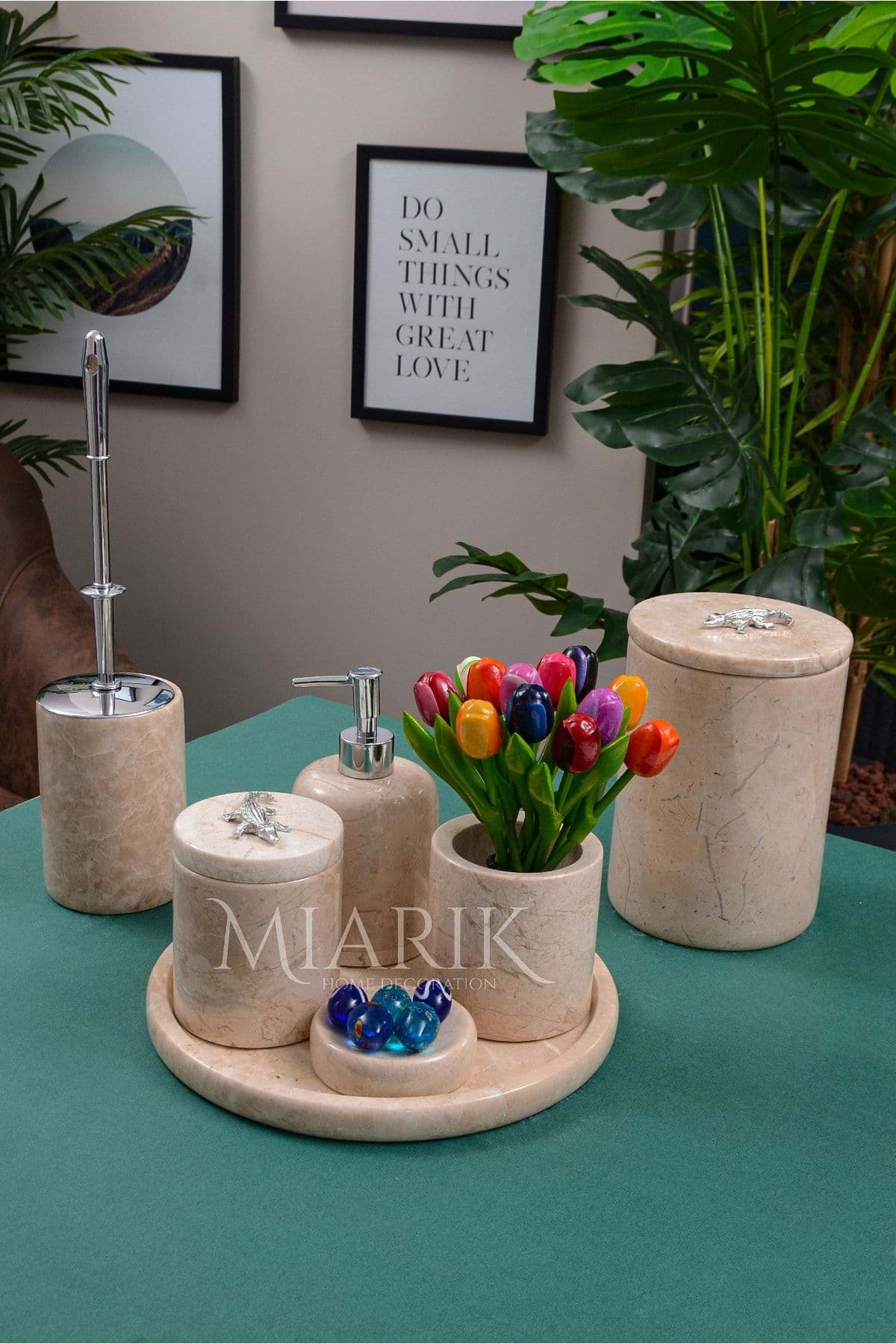 Dekoratif Bej Renk Mermer Gümüş Tımsah Detaylı 7 Li Banyo Seti Takımı resmi