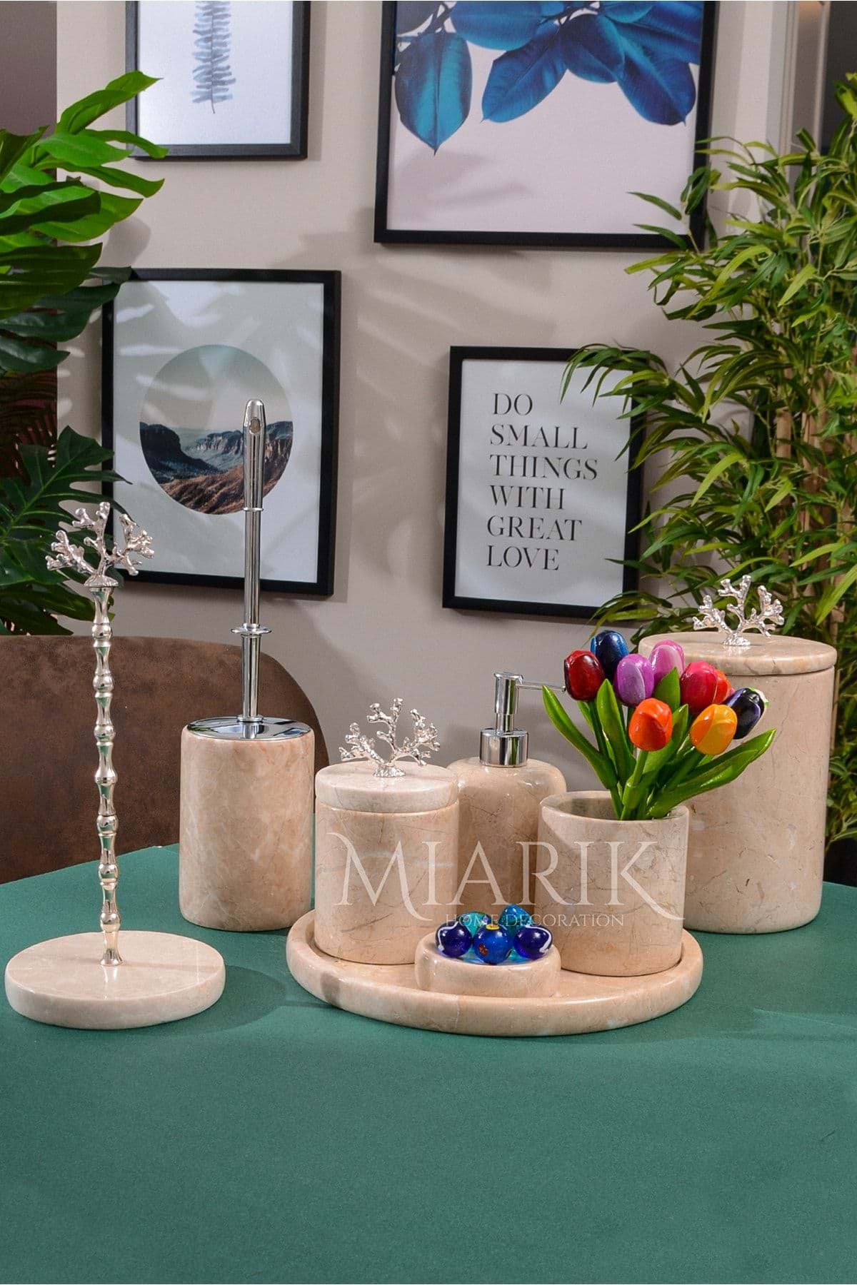 Dekoratif Bej Renk Mermer Gümüş Mercan Detaylı 8 Li Banyo Seti Takımı resmi