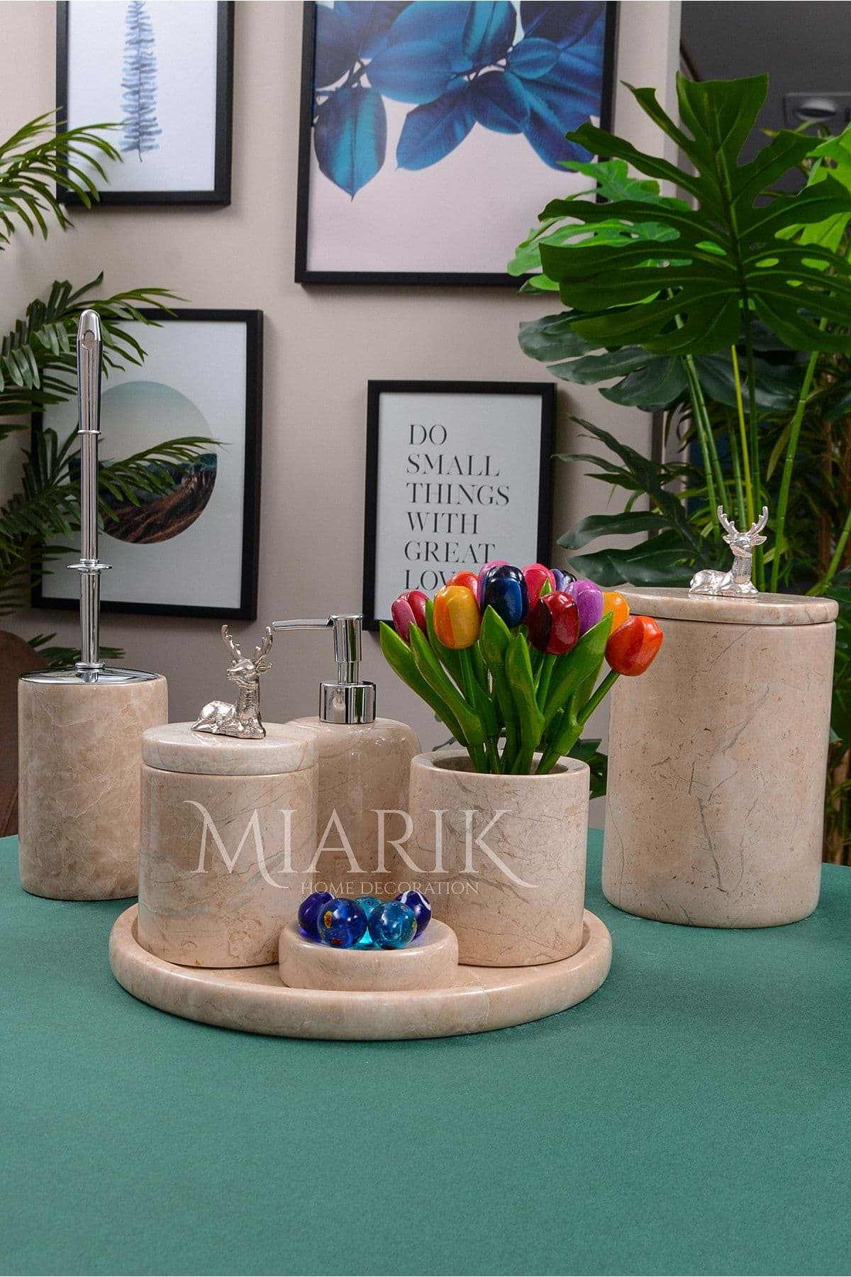 Dekoratif Bej Renk Mermer Gümüş Oturan Geyık Detaylı 7 Li Banyo Seti Takımı resmi