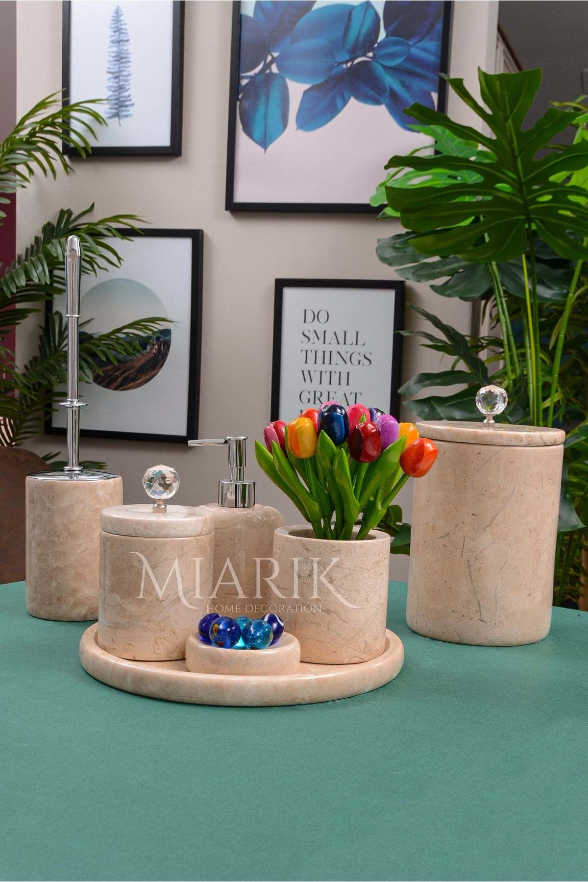 Dekoratif Bej Renk Mermer Gümüş Krıstal Detaylı 7 Li Banyo Seti Takımı resmi