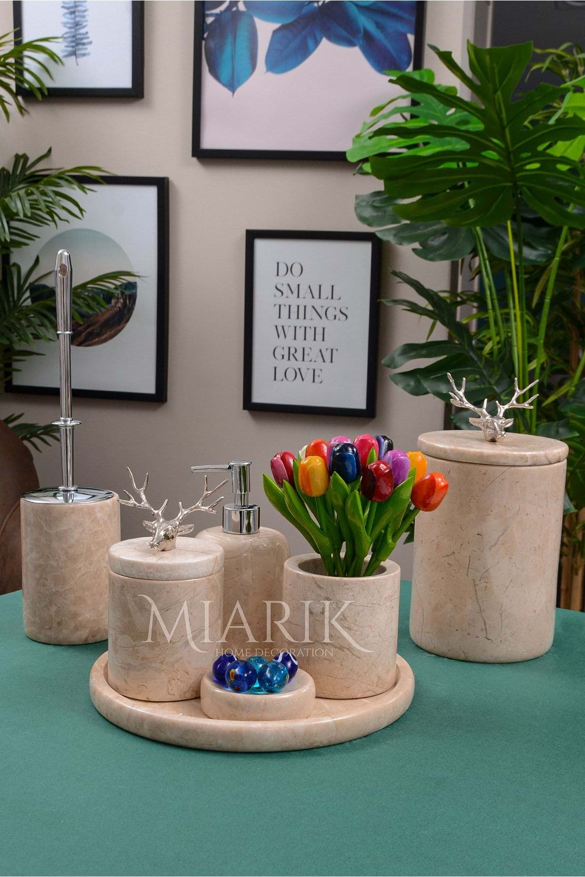 Dekoratif Bej Renk Mermer Gümüş Geyik Kafası Detaylı 7 Li Banyo Seti Takımı resmi